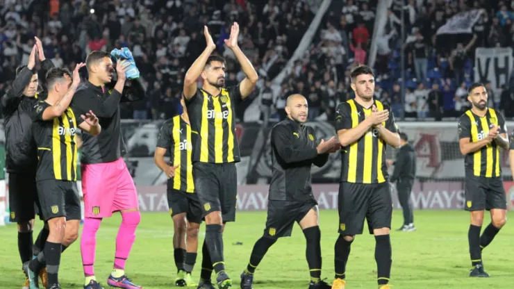 Peñarol quer pronunciamento da Conmebol. Christian Alvarenga/Getty Images.
