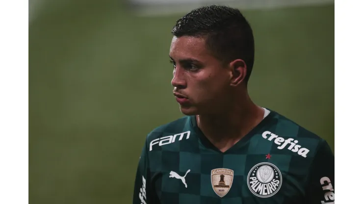 Renan pede indenização do Palmeiras 
