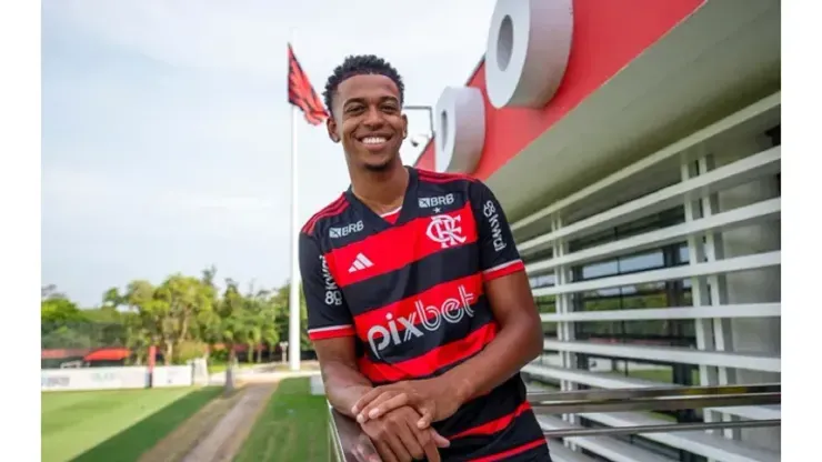 Foto: Marcelo Cortes/Flamengo - Carlinhos pode ser grande custo-benefício para o Flamengo
