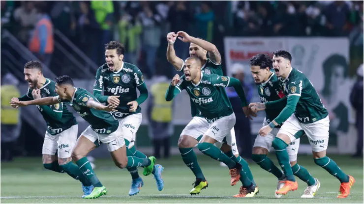 Jogadores do Palmeiras comemorando classificação na Libertadores - Foto:Alexandre Schneider/Getty Images
