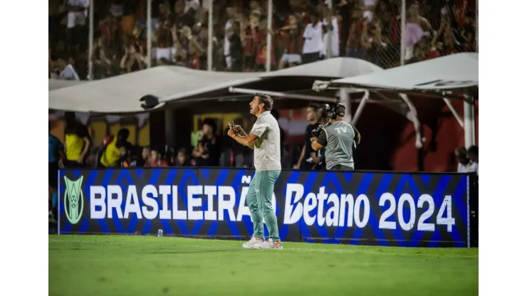 Abel Ferreira durante partida contra o Vitória. 
