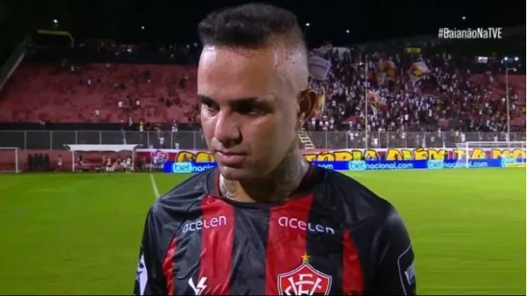 Luan, ex-Grêmio, vira assunto no Vitória
