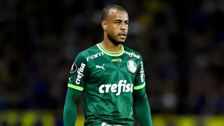 Foto: Getty Images - Mayke, lateral do Palmeiras, projeta jogo contra o Flamengo
