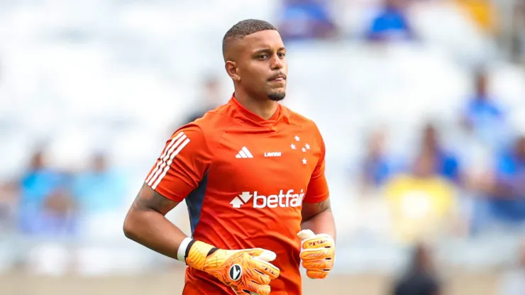 Goleiro falou sobre o lance após o fim do clássico
