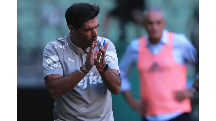 Abel Ferreira pode promover mudanças no Palmeiras contra o Del Valle. 
