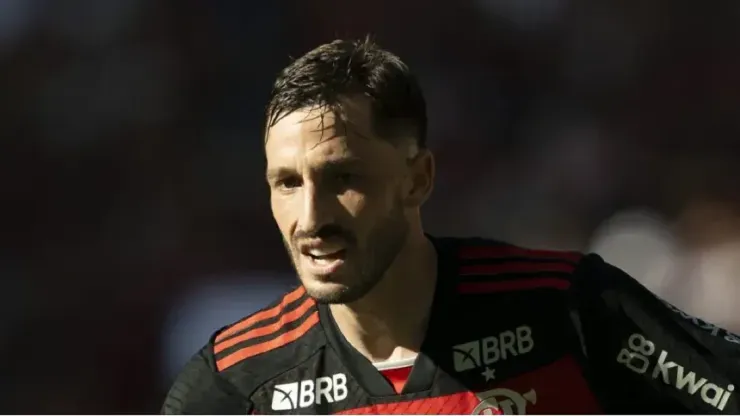 Foto: Jorge Rodrigues/AGIF - Viña marcou o gol do Flamengo em derrota para o Bolívar por 2 a 1 nesta terça-feira (24) pela Copa Libertadores
