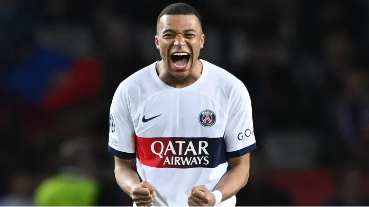 Mbappé em partida da Champions League pelo PSG
(Foto: David Ramos/Getty Images)
