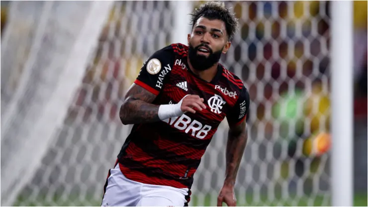 Foto: Buda Mendes/Getty Images - Gabigol comemorando gol
