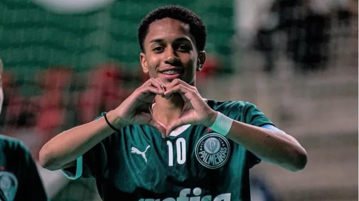 Odara marcou três gols em final de futsal contra o Corinthians no Sub-18 e foi convidado a treinar no Sub-17 do Verdão no campo - Foto: Divulgação
