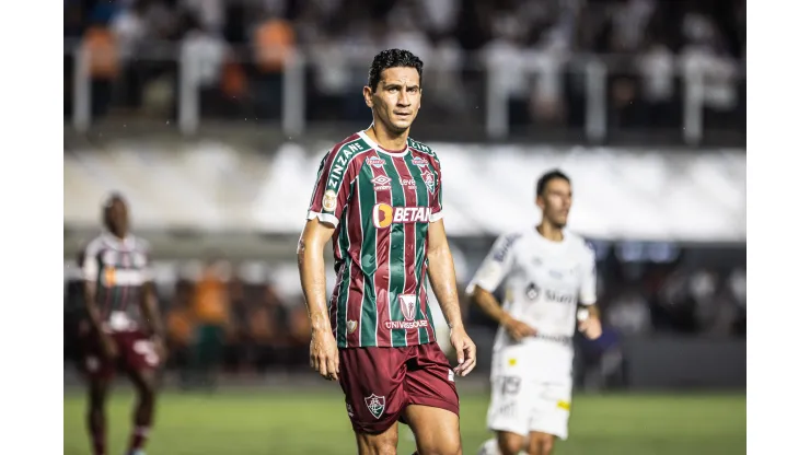 Ganso, jogador do Fluminense, durante partida contra o Santos no estádio Vila Belmiro pelo Campeonato Brasileiro - Foto: Abner Dourado/AGIF
