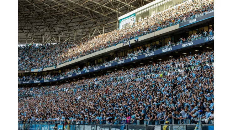 Torcedores do Grêmio são convocados para ajudar vítimas da tragédia no RS. 
