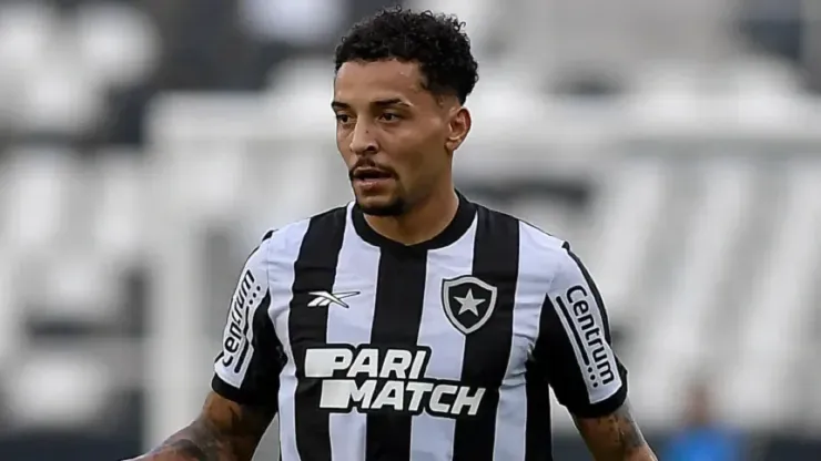 Foto: Thiago Ribeiro/AGIF - Gregore, volante do Botafogo
