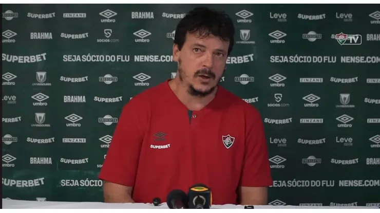 Fernando Diniz falou em coletiva sobre o empate contra o Atlético-MG - Foto: Reprodução/Youtube/Flu TV
