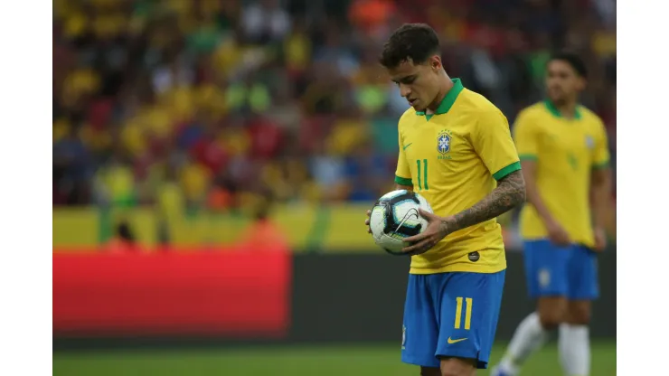 Vasco tenta retorno de Coutinho, mas situação é difícil. 
