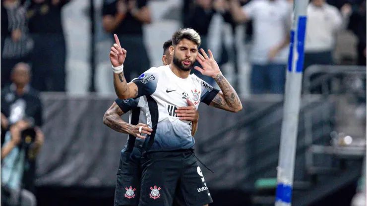 Yuri Alberto comemora gol pelo Corinthians na Neo Química Arena. Foto: Leonardo Lima/AGIF
