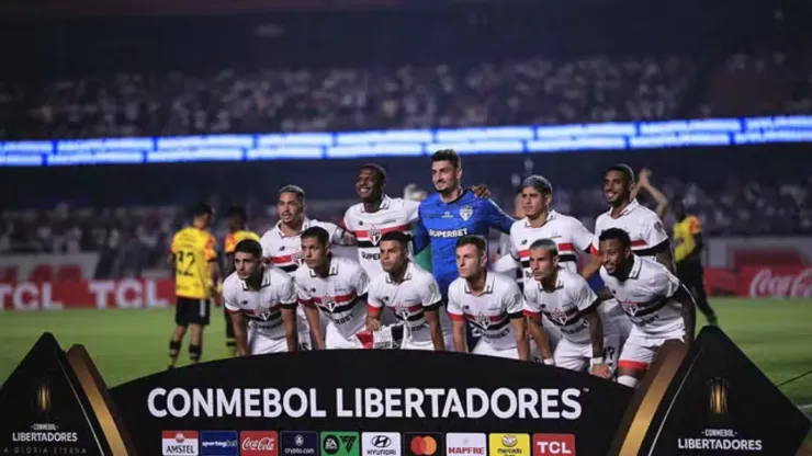 Foto: Ettore Chiereguini/AGIF - São Paulo empata com o Barcelona de Guayaquil nesta quinta-feira (16) pela Copa Libertadores
