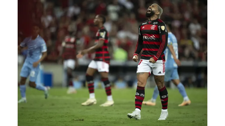 Gabigol foi criticado pela torcida do Fla e aconselhado por ídolo do basquete. 
