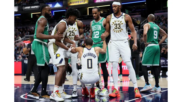 Série entre Celtics e Pacers teve partida em Indiana durante temporada regular (Foto: Andy Lyons/Getty Images)
