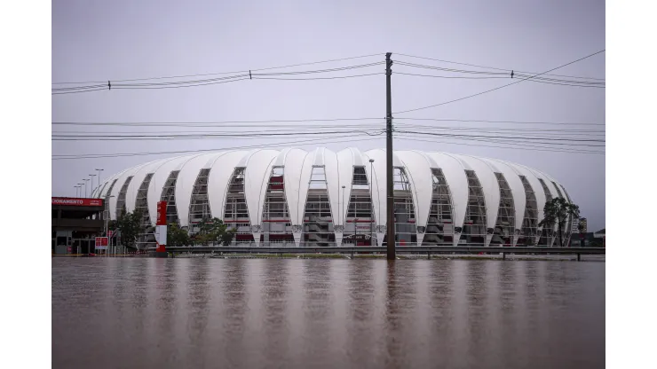 Beira-Rio alagado: Inter procura extensão do seguro do estádio. 
