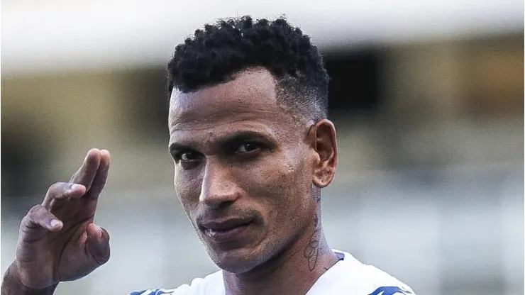 Otero antes da partida contra o Paysandu. Meia não vai disputar a Copa América.
