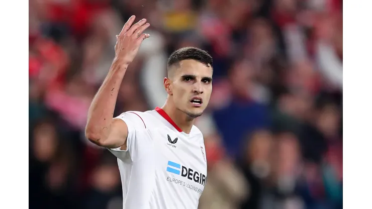 Erik Lamela com a camisa do Sevilla - Foto:  Fran Santiago/Getty Images
