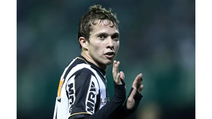 Bernard foi recepcionado por torcida atleticana. 
