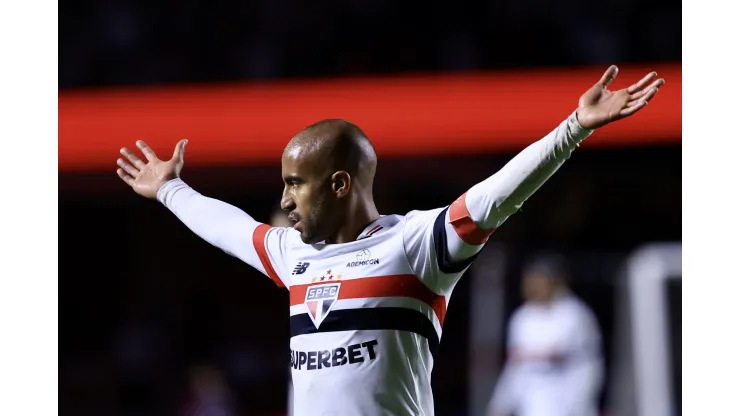 SP - SAO PAULO - 29/05/2024 - COPA LIBERTADORES 2024, SAO PAULO X TALLERES - Lucas Moura jogador do Sao Paulo comemora seu gol durante partida contra o Talleres no estadio Morumbi pelo campeonato Copa Libertadores 2024. Foto: Marcello Zambrana/AGIF
