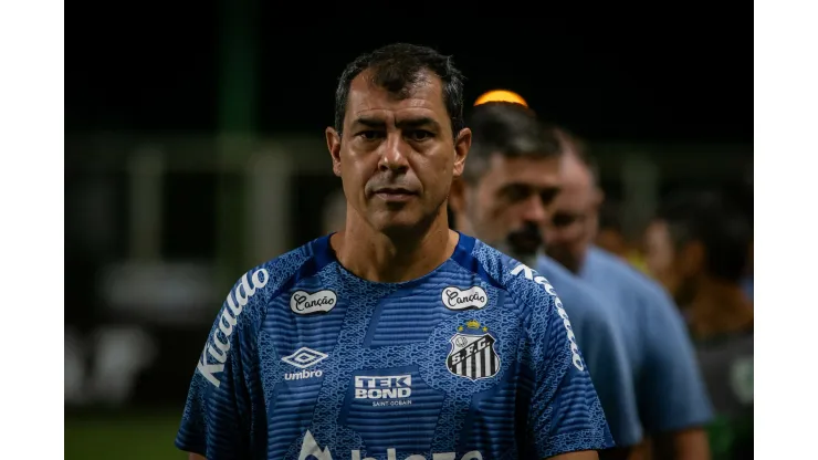 Fábio Carille tem dúvidas para formar equipe do Santos. 
