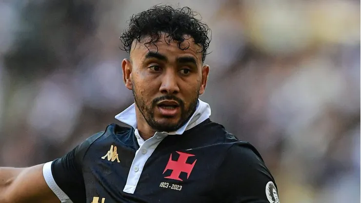 Payet, jogador do Vasco, durante partida contra o Flamengo no estádio Maracanã pelo Brasileirão Série A - Foto: Thiago Ribeiro/AGIF
