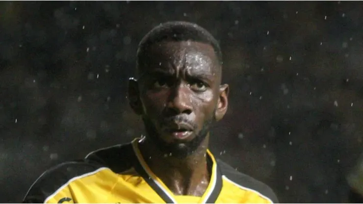 Bolasie, jogador do Criciúma, durante partida contra o Bahia no estádio Heriberto Hulse pela Copa Do Brasil 2024 - Foto: Lucas Gabriel Cardoso/AGIF
