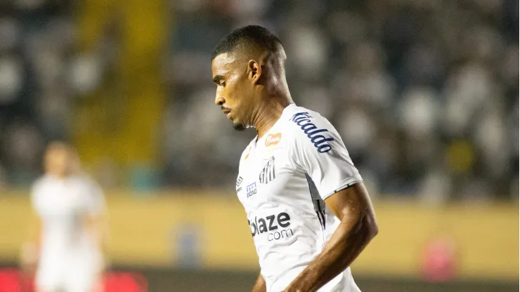 Santos perde para o Botafogo-SP em Londrina (Foto: Henrique Campinha/AGIF)
