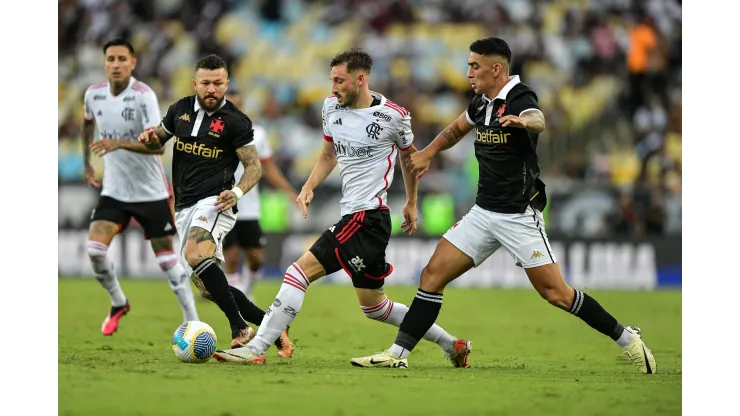 Vina jogador do Flamengo durante partida contra o Vasco. Foto: Thiago Ribeiro/AGIF
