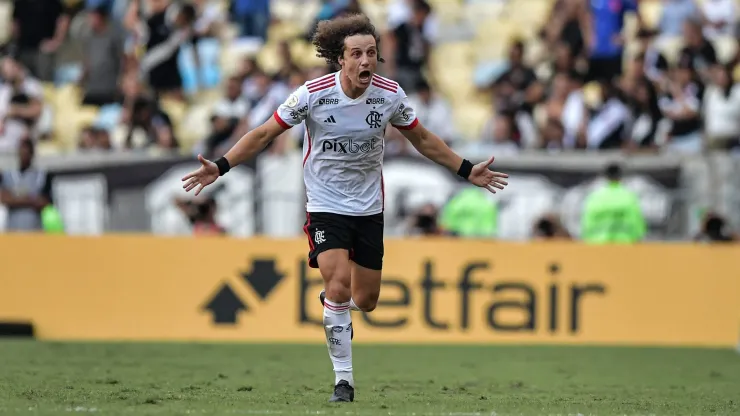 David Luiz jogador do Flamengo comemora seu gol durante partida contra o Vasco no estadio Maracana pelo campeonato Brasileiro A 2024. Foto: Thiago Ribeiro/AGIF
