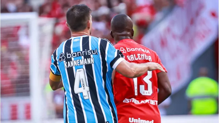 Grêmio e Internacional podem se enfrentar na Sul-Americana de 2024. Foto: Maxi Franzoi/AGIF
