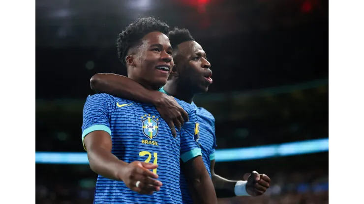 Vini Jr e Endrick atuando pela Seleção Brasileira. (Foto de Catherine Ivill/Getty Images)
