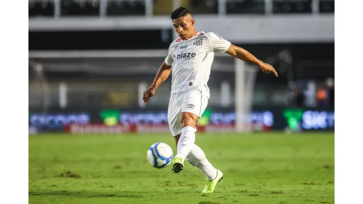 Foto: Reinaldo Campos/AGIF - Rodrigo Ferreira foi mal em derrota do Santos
