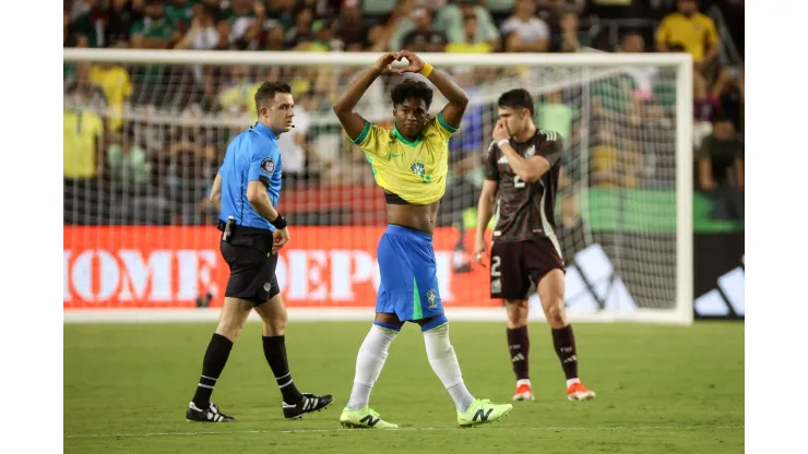 Endrick na Seleção Brasileira. (Foto de Tim Warner/Getty Images)
