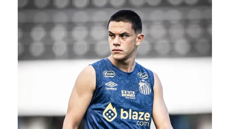 Foto: Raul Baretta/Divulgação Santos FC - JP Chermont no treino do Galo
