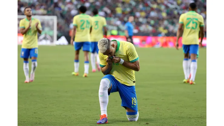 Andreas Pereira comemorando o primeiro gol pelo Brasil. (Foto de Tim Warner/Getty Images)
