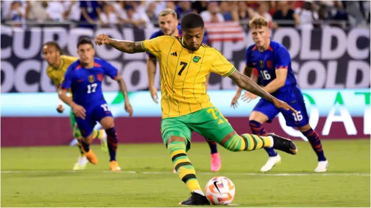 Foto: Justin Casterline/Getty Images - Leon Bailey em partida pela Jamaica
