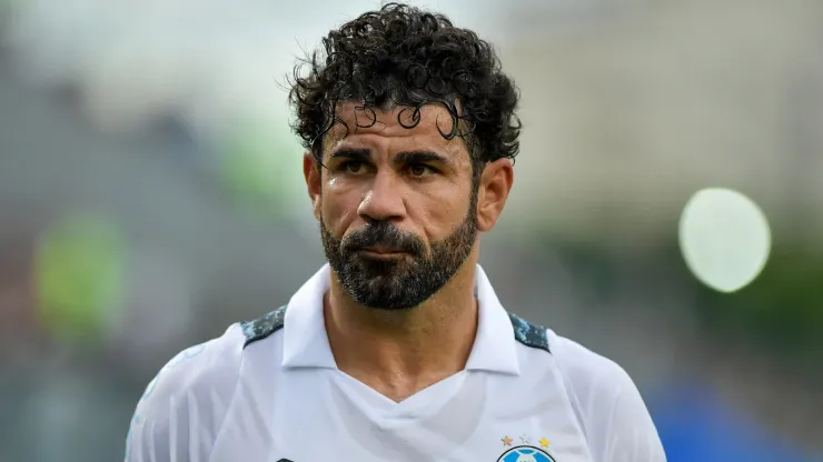 Diego Costa deve desfalcar o Grêmio por cerca de dois meses. Thiago Ribeiro/AGIF.
