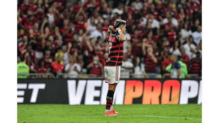 Luiz Araujo jogador do Flamengo comemora seu gol durante partida contra o Grêmio. Foto: Thiago Ribeiro/AGIF
