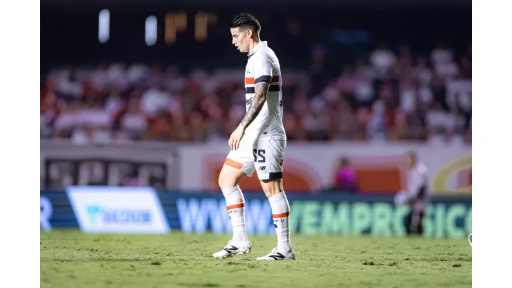 James Rodríguez desmentiu procura do Boca Juniors. 
