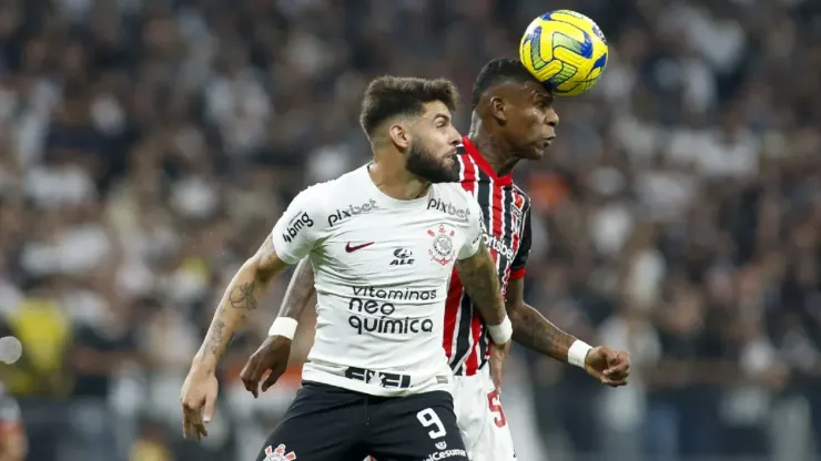 Foto: Miguel Schincariol/Getty Images - Corinthians e São Paulo se enfrentam neste domingo (16) pelo Brasileirão Série A 2024
