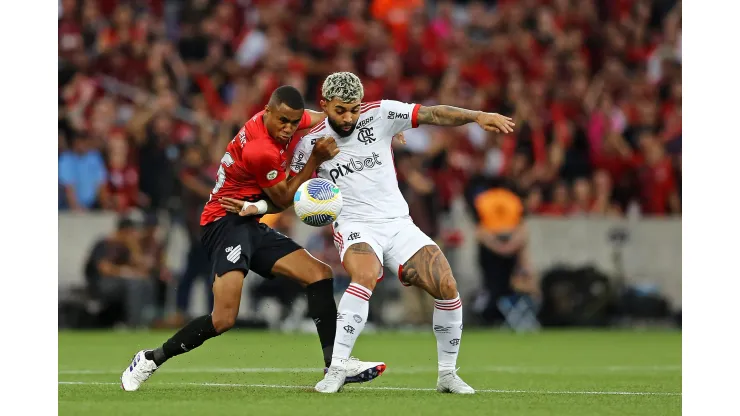 Gabriel Barbosa do Flamengo, durante partida contra Athletico-PR. (Foto de Heuler Andrey/Getty Images)
