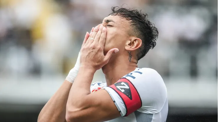 Diego Pituca em partida entre Santos x Brusque pela Série B
