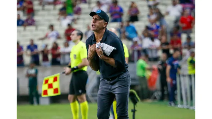 Reanto Gaúcho pressionado no comando do Grêmio
