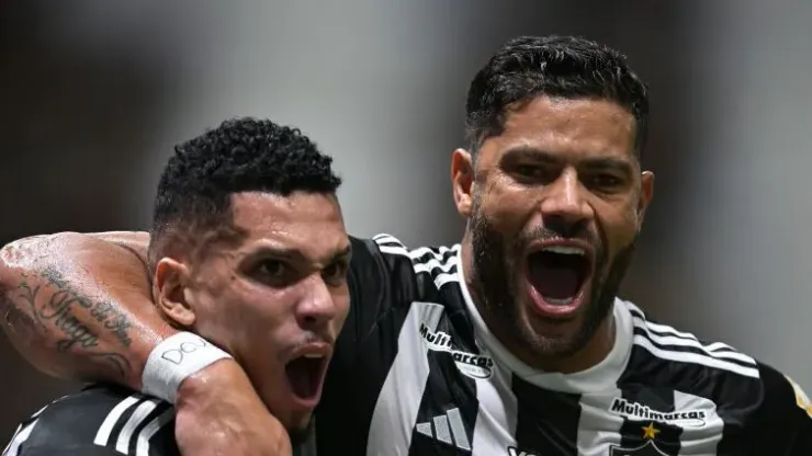 Paulinho e Hulk no Atlético. Foto: Pedro Vilela/Getty Images
