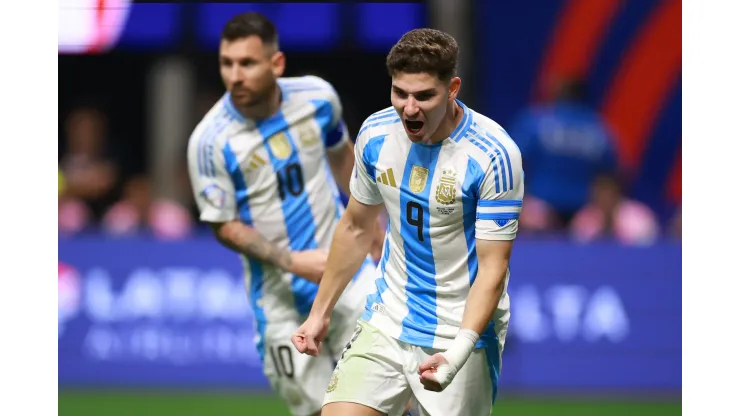 Julian Alvarez da Argentina celebrates gol na Copa América. (Foto de Hector Vivas/Getty Images)
