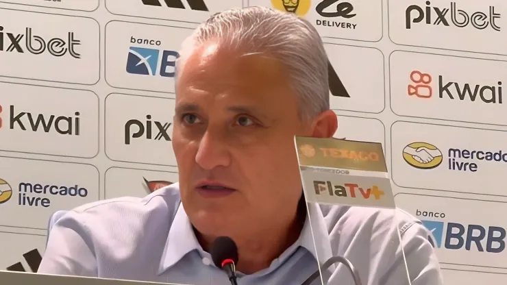 Tite visivelmente revoltado na coletiva no CRF -
Imagem: Reprodução/Vídeo Raisa Simplicio
